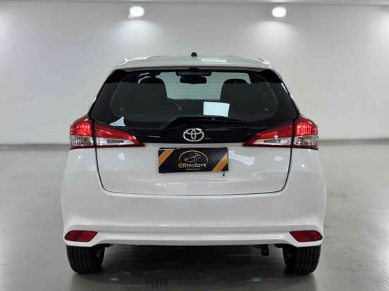 TOYOTA-YARIS-2019