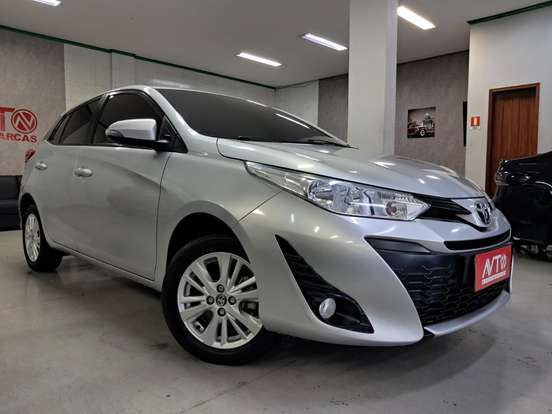 TOYOTA-YARIS-2018
