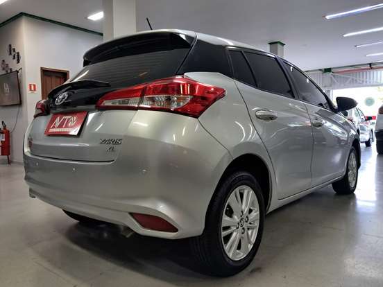 TOYOTA-YARIS-2018