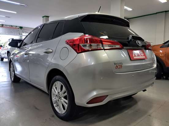 TOYOTA-YARIS-2018