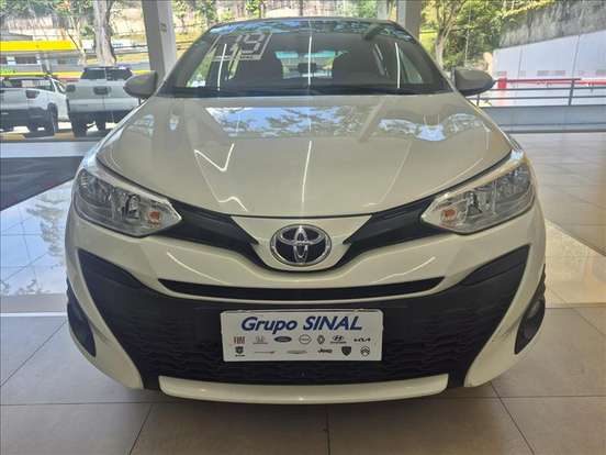 TOYOTA-YARIS-2018
