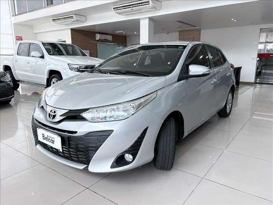 TOYOTA-YARIS-2018