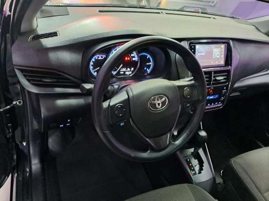 TOYOTA-YARIS-2024