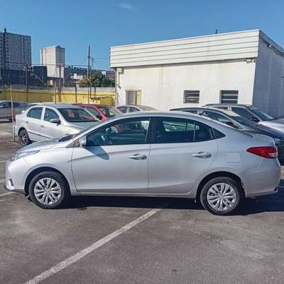 TOYOTA-YARIS-2024