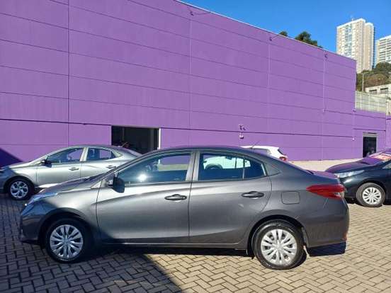 TOYOTA-YARIS-2024