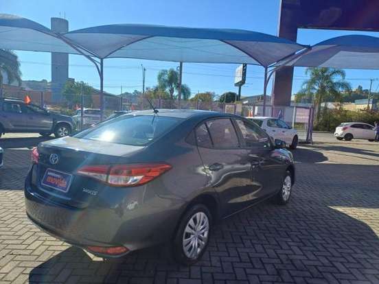 TOYOTA-YARIS-2024