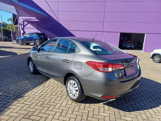 TOYOTA-YARIS-2024