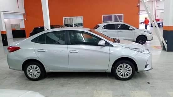 TOYOTA-YARIS-2024