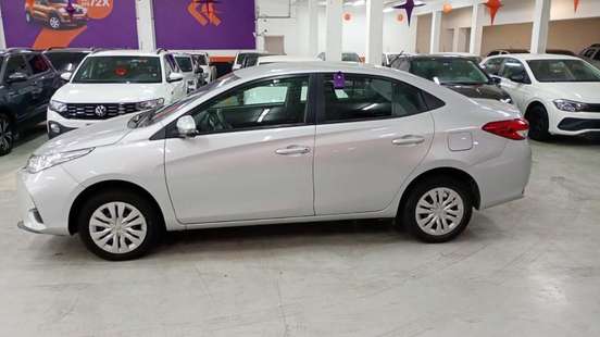 TOYOTA-YARIS-2024