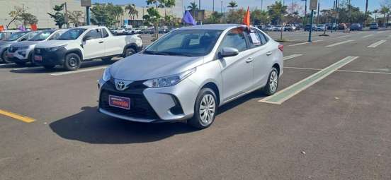 TOYOTA-YARIS-2024