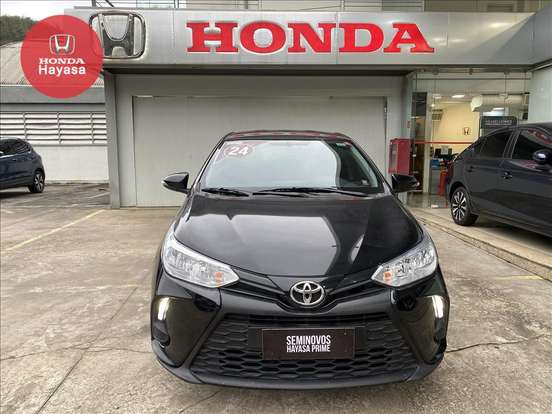 TOYOTA-YARIS-2024
