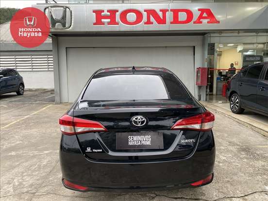TOYOTA-YARIS-2024
