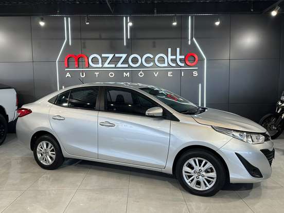 TOYOTA-YARIS-2019