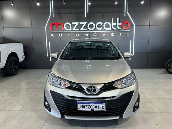 TOYOTA-YARIS-2019