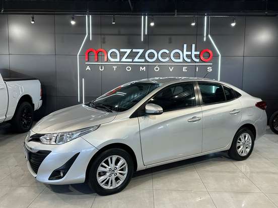 TOYOTA-YARIS-2019