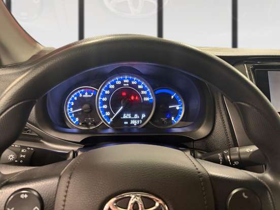 TOYOTA-YARIS-2024
