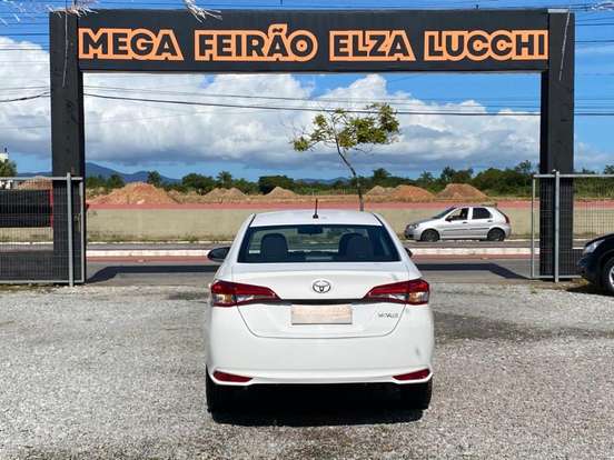 TOYOTA-YARIS-2024