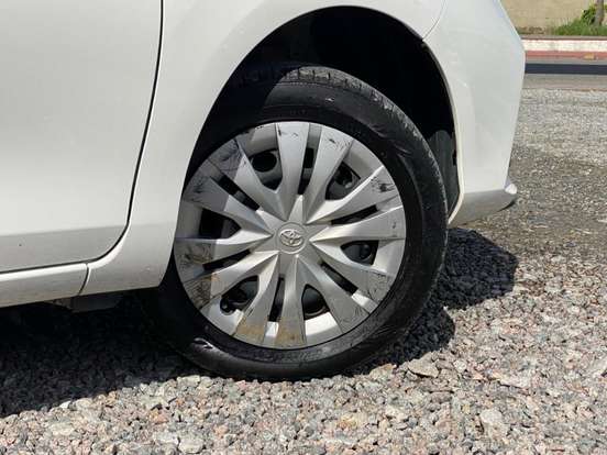 TOYOTA-YARIS-2024