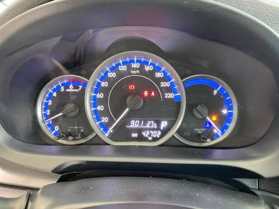 TOYOTA-YARIS-2024