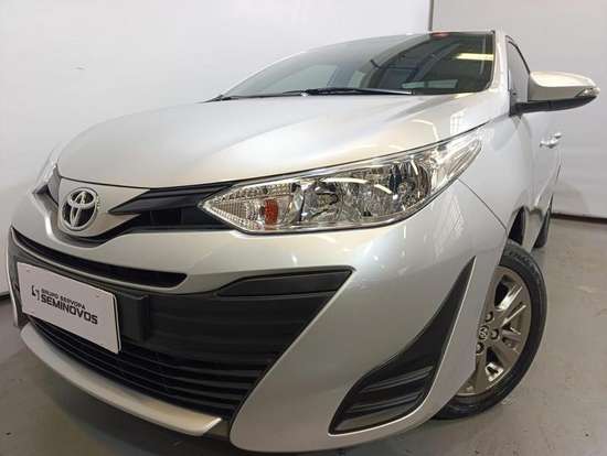 TOYOTA-YARIS-2021