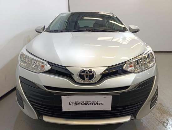 TOYOTA-YARIS-2021