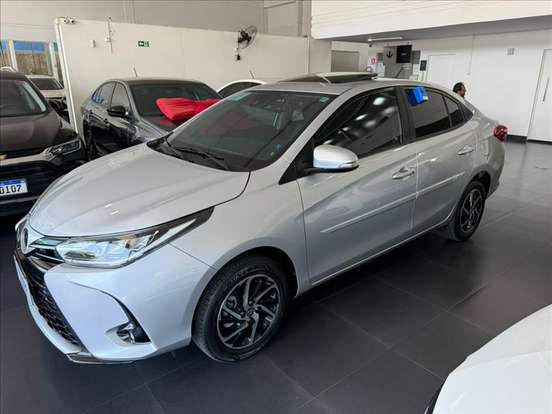TOYOTA-YARIS-2023