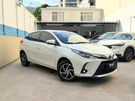 TOYOTA-YARIS-2024