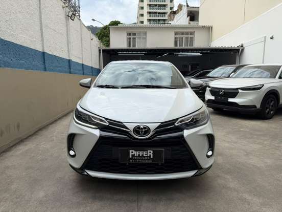 TOYOTA-YARIS-2024