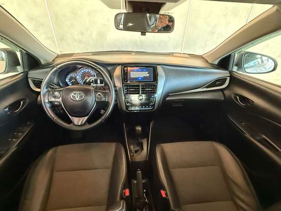 TOYOTA-YARIS-2022