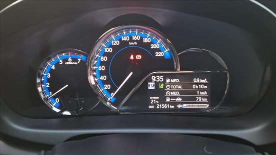 TOYOTA-YARIS-2024