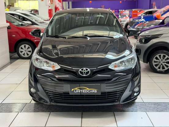 TOYOTA-YARIS-2018