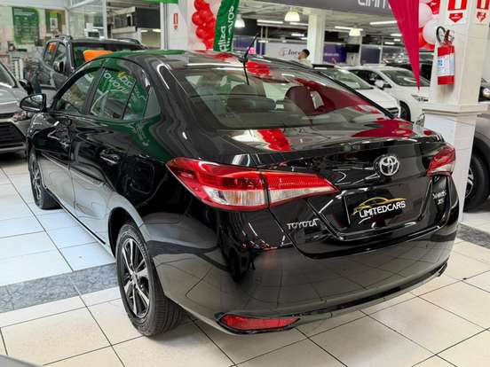 TOYOTA-YARIS-2018