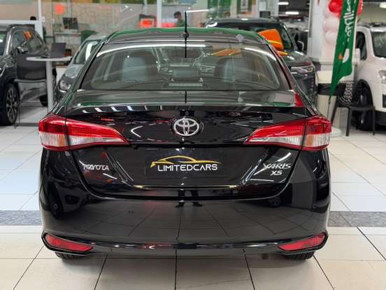 TOYOTA-YARIS-2018