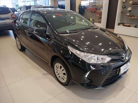 TOYOTA-YARIS-2024