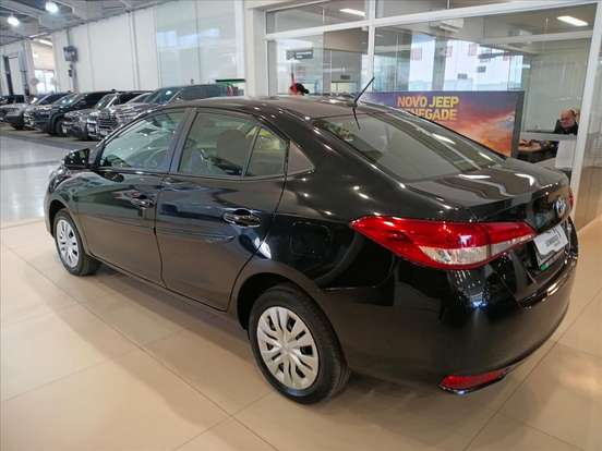 TOYOTA-YARIS-2024
