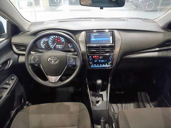 TOYOTA-YARIS-2024
