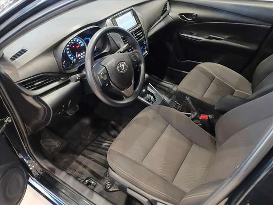 TOYOTA-YARIS-2024