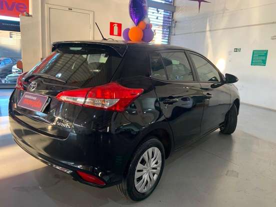 TOYOTA-YARIS-2024