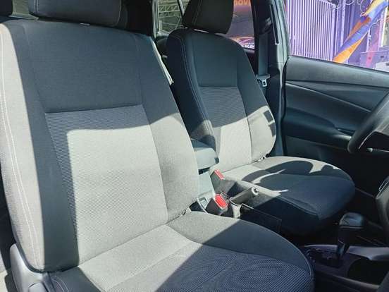 TOYOTA-YARIS-2024