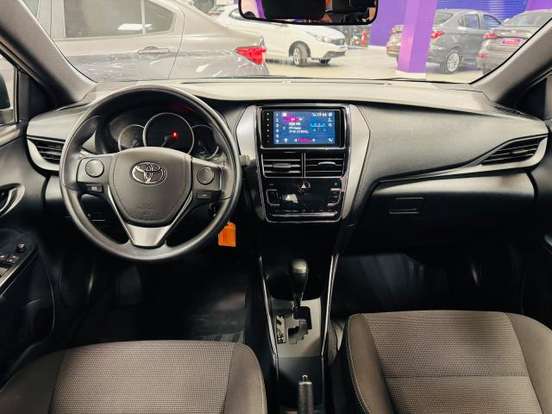 TOYOTA-YARIS-2024