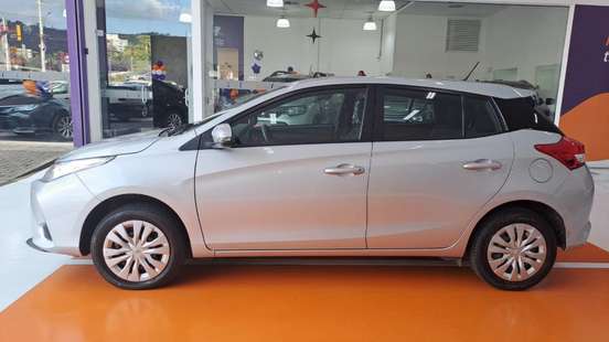 TOYOTA-YARIS-2024