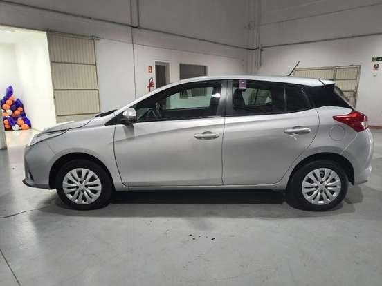TOYOTA-YARIS-2024
