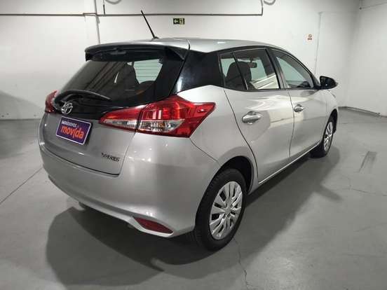 TOYOTA-YARIS-2024