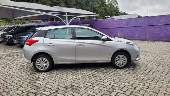 TOYOTA-YARIS-2024