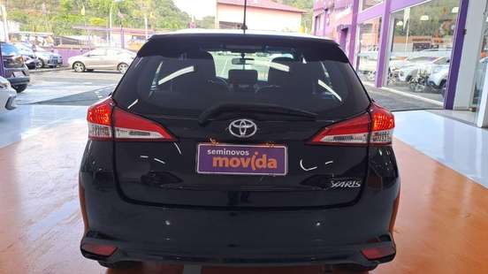 TOYOTA-YARIS-2024