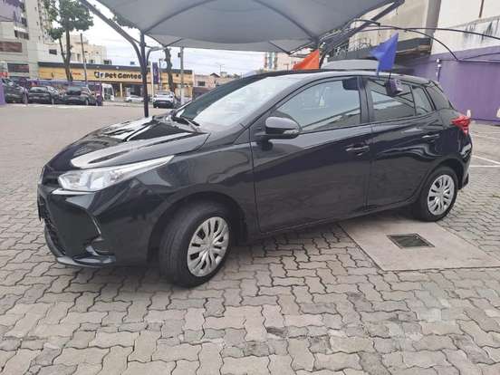 TOYOTA-YARIS-2024