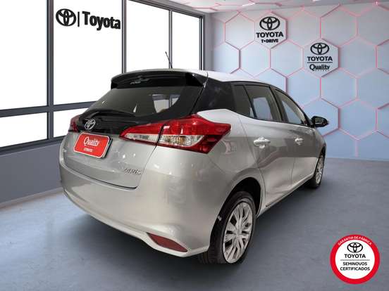 TOYOTA-YARIS-2024
