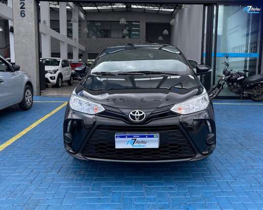 TOYOTA-YARIS-2024