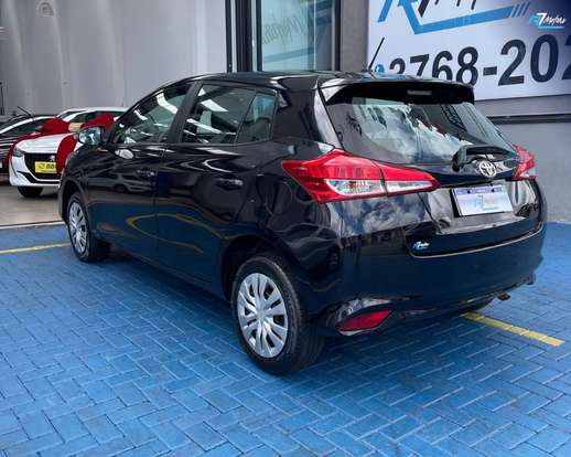 TOYOTA-YARIS-2024