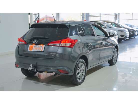 TOYOTA-YARIS-2021